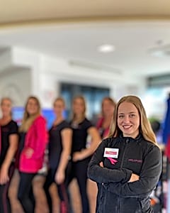 Sabina — Clubmanagerin & Beckenbodenexpertin