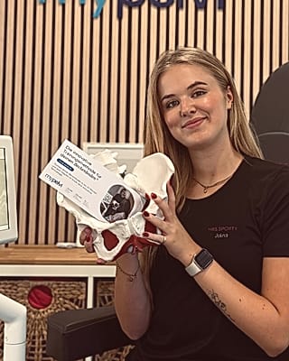 Jolina — Clubmanagerin & Beckenbodenexpertin